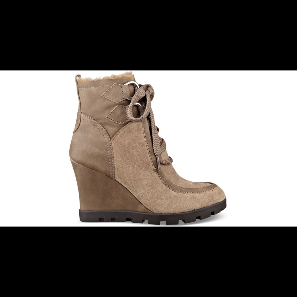 SOLD HOST PICK❣️Guess Camel Suede Wedge Lanni Boots Booties Sz 8.5 - Picture 2 of 11